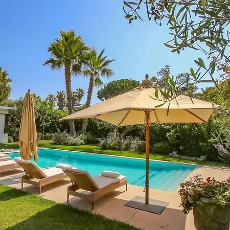 Stylish Izza Splendid View, Heated Pool Σπίτι διακοπών