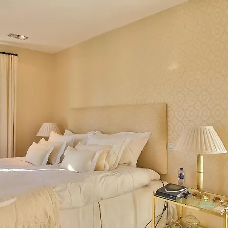 Stylish Izza Splendid View, Heated Pool * Σαιντ-Μαξίμ
