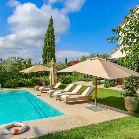 Stylish Izza Splendid View, Heated Pool *